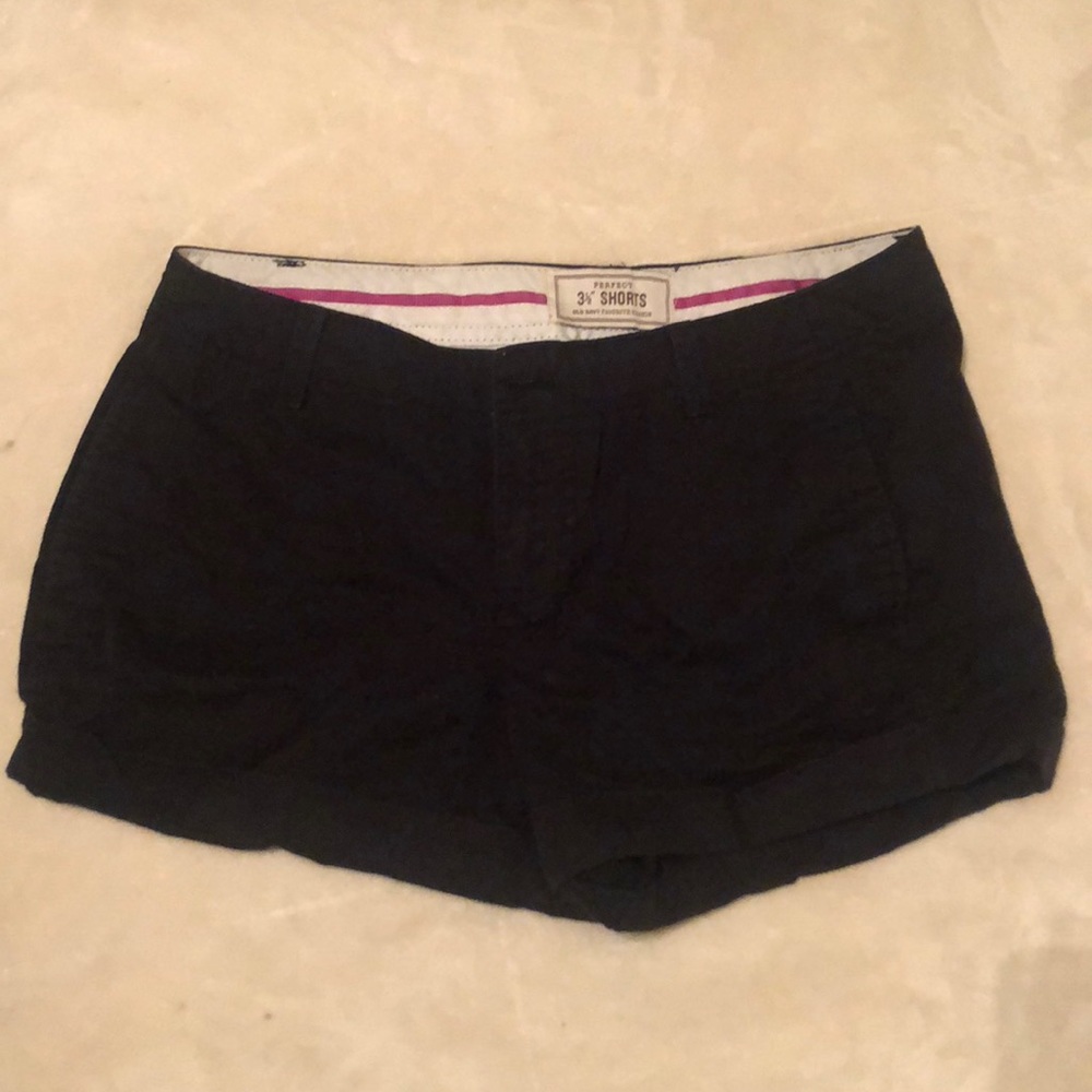 Black Old Navy 3 1/2” shorts
